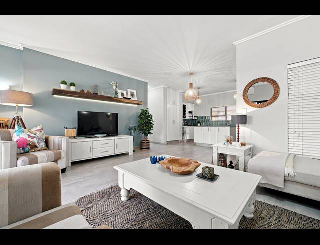 3 BEDROOM APARTMENT FOR SALE IN PALM LAKES ESTATE